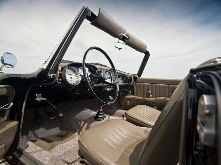 Интерьер BMW 507 (Series II) 1957 года  (фото 149 из 177)